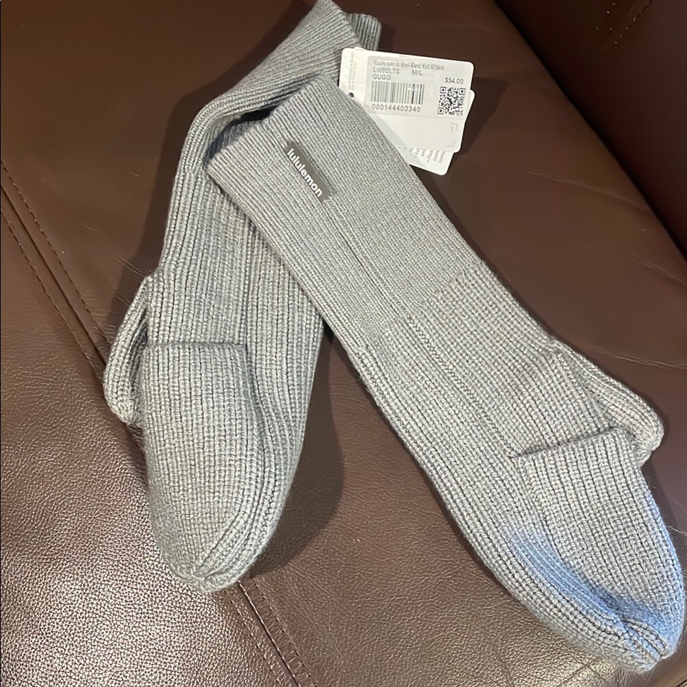 lululemon athletica Grey knit mittens